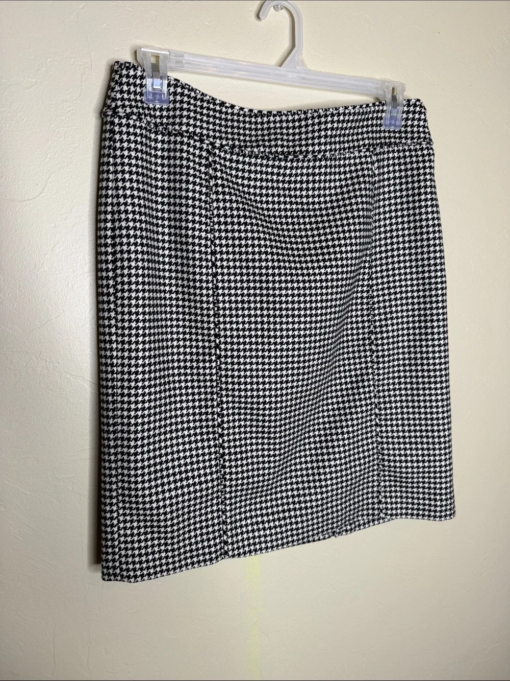 Banana Republic Classic Houndstooth Pencil Skirt - Black and White